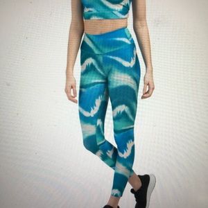 Split59 Tidal Wash bra & ankle legging collection